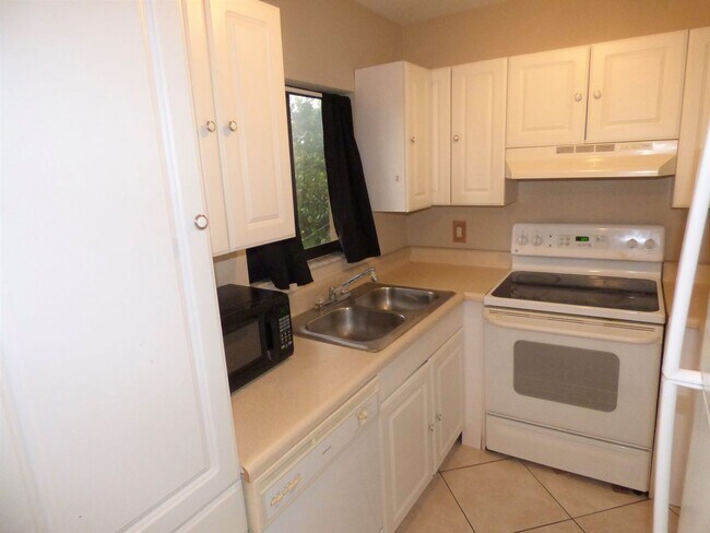 Building Photo - 3074 Broadpoint Dr