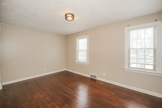 Building Photo - 3-Bedroom Home in Shaker Heights, OH