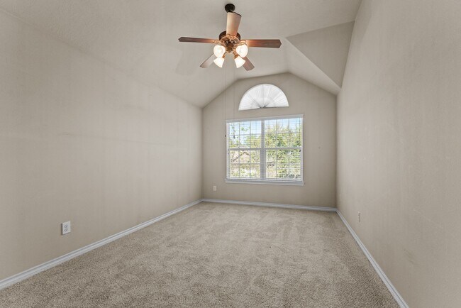 Building Photo - 20698 Oakhurst Meadows Dr