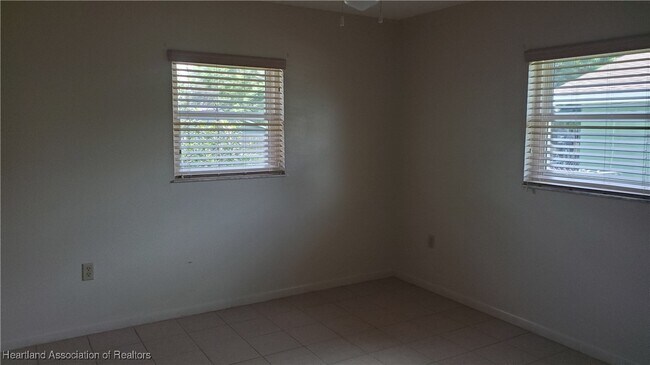Building Photo - 2711 Orange Grove Dr
