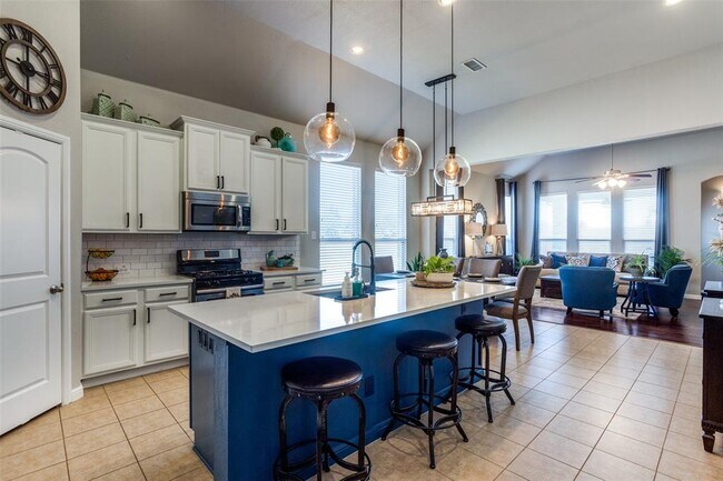 Building Photo - 3208 Thicket Dr