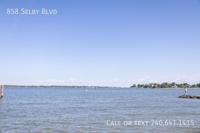 Building Photo - 858 Selby Blvd