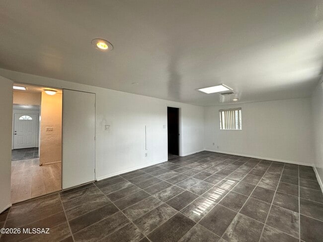 Building Photo - 4049 N Ray Pl