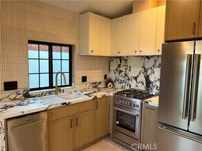 Building Photo - 6632 Fulton Ave