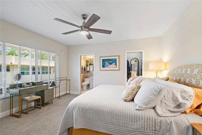 Building Photo - 9940 Collins Ave