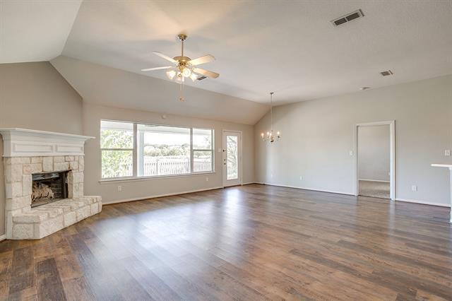 Building Photo - 3025 Shoreline Dr