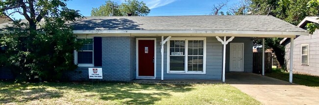 Building Photo - $0 First Month's Rent / $0 Deposit at Move-in