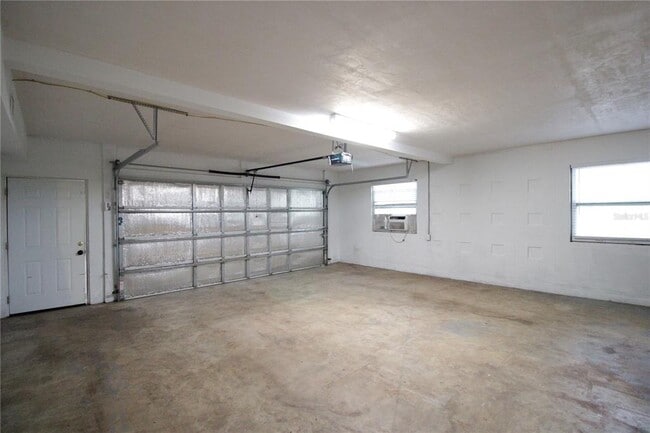 Building Photo - 10907 SW 24th Ave