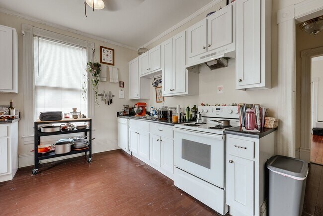 Building Photo - 295 Oglethorpe Ave