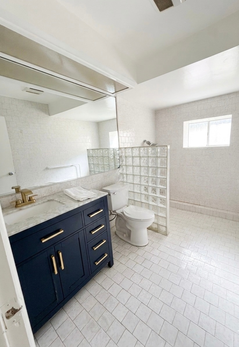 Building Photo - 2912 Park Center Dr