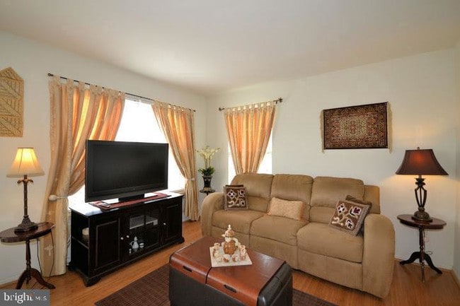 Building Photo - 115 Farrington Ct