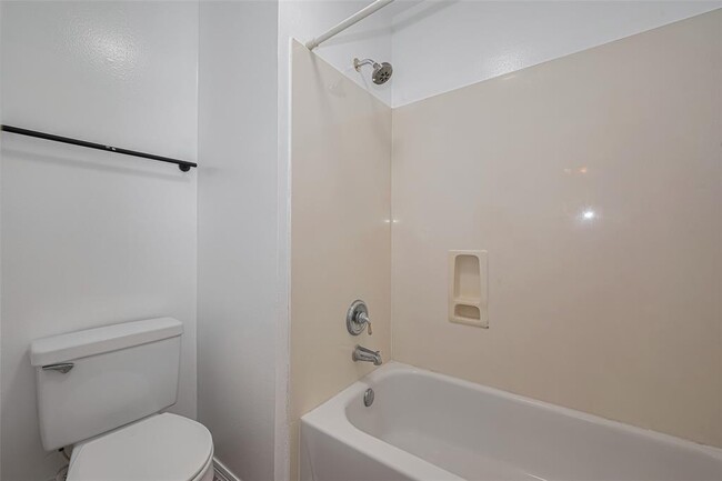 Building Photo - 4160 Greystone Way