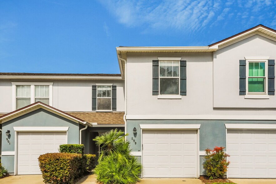 Primary Photo - 899 Black Cherry Dr S