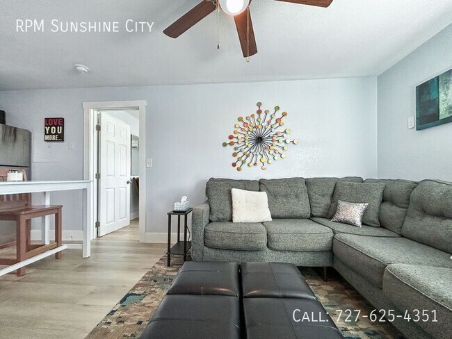 Building Photo - 13535 Boca Ciega Ave