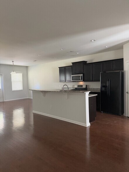 Kitchen - 3071 Conservancy Ln
