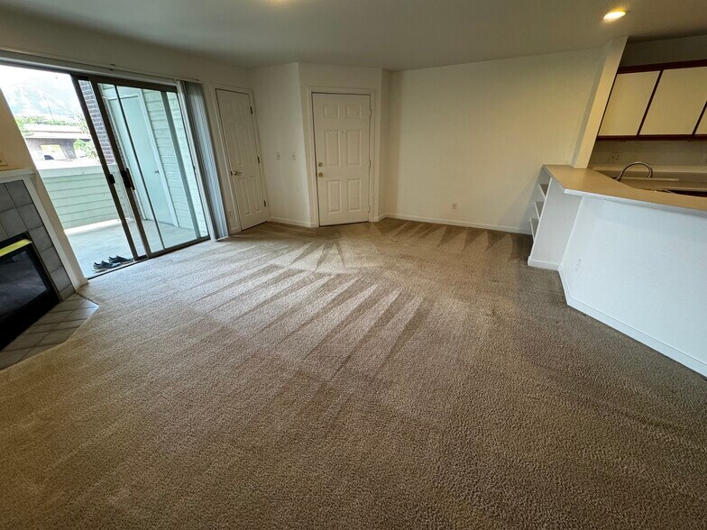 Building Photo - 33 S Boulder Cir