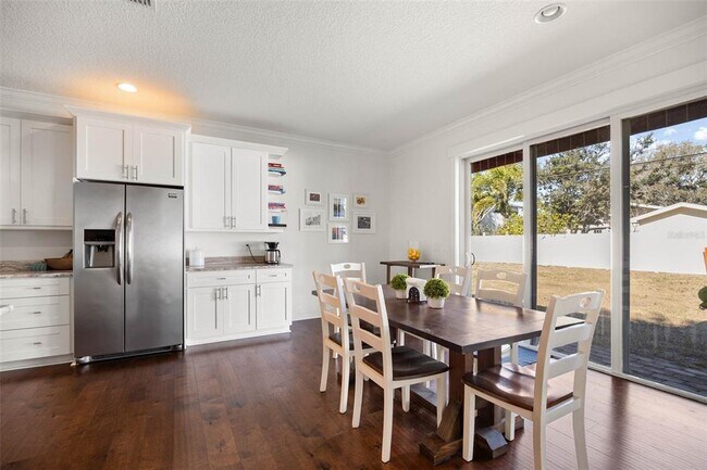 Building Photo - 4005 W El Prado Blvd