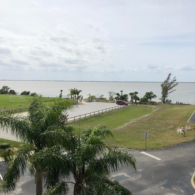 Building Photo - 8935 Puerto Del Rio Dr
