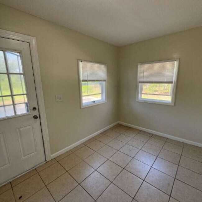 Building Photo - 809 Fletcher Ave