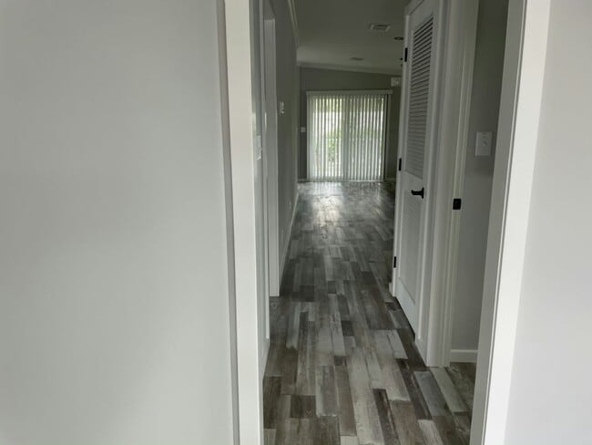 Building Photo - 747 Arbor Estates Way