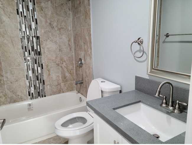 Building Photo - 33(1635)