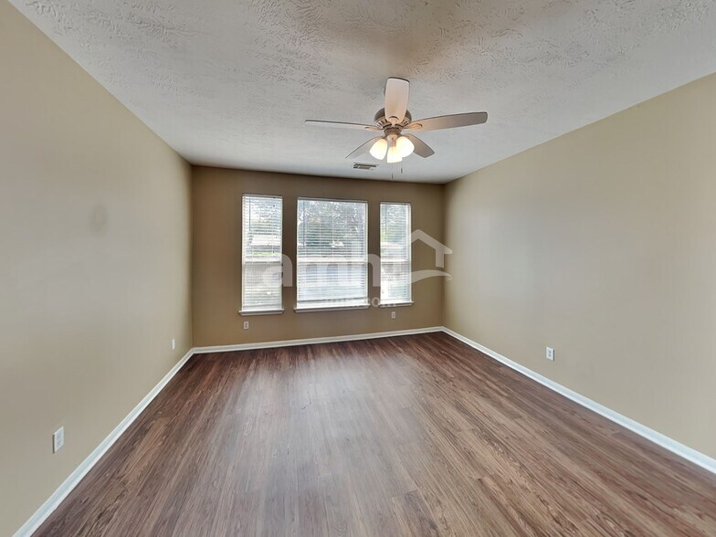 Building Photo - 2210 Two Trail Dr