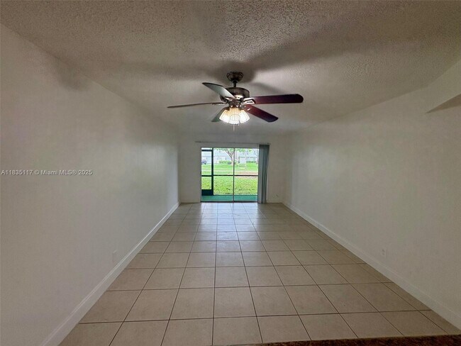 Building Photo - 8060 N Colony Cir