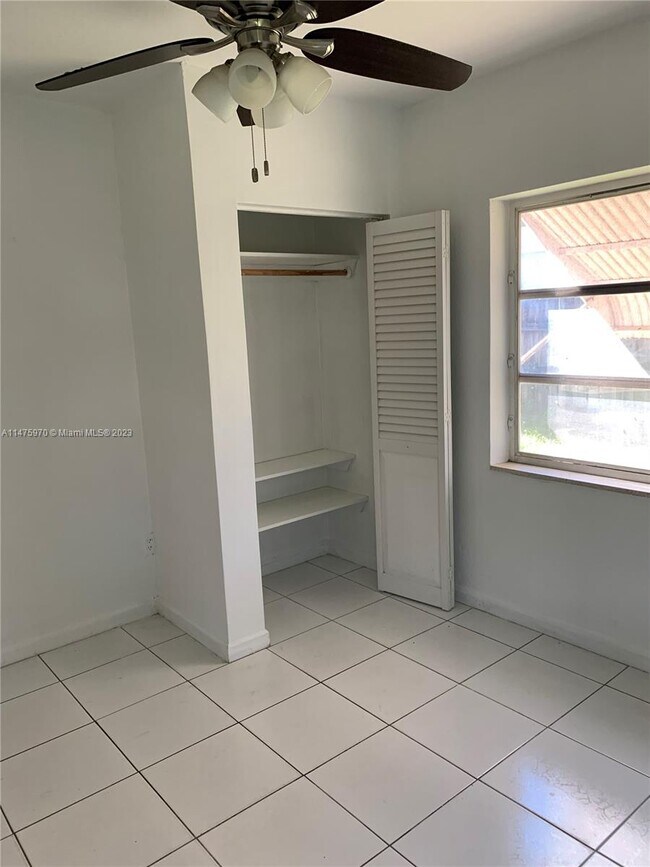 Building Photo - 1335 NE 182nd St