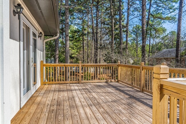 Building Photo - 980 Monticello Dr