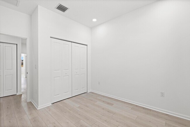 Building Photo - 4416 Longwood Lk Sq