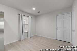 Building Photo - 12041 Silver Lgt