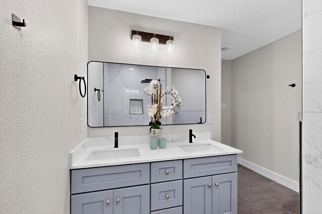 Building Photo - 10132 Medlock Dr