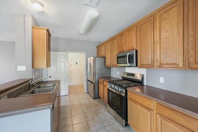 Building Photo - 1104 Battenburg Trail