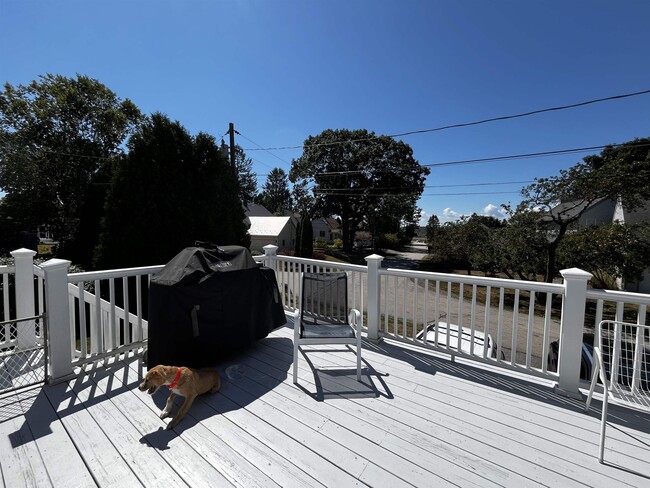 Building Photo - 15 Manor Dr