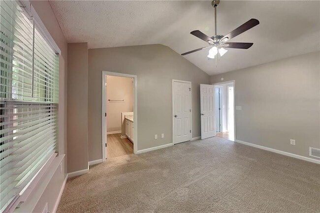 Building Photo - 5039 Wesleyan Dr