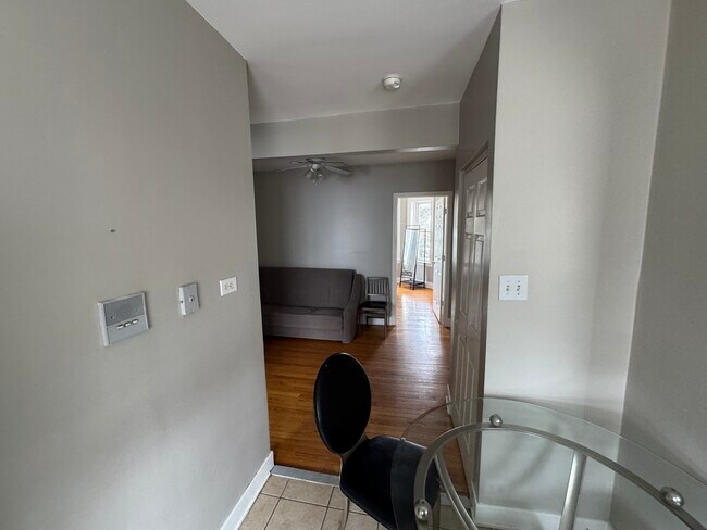 Building Photo - 2419 N Oak Park Ave