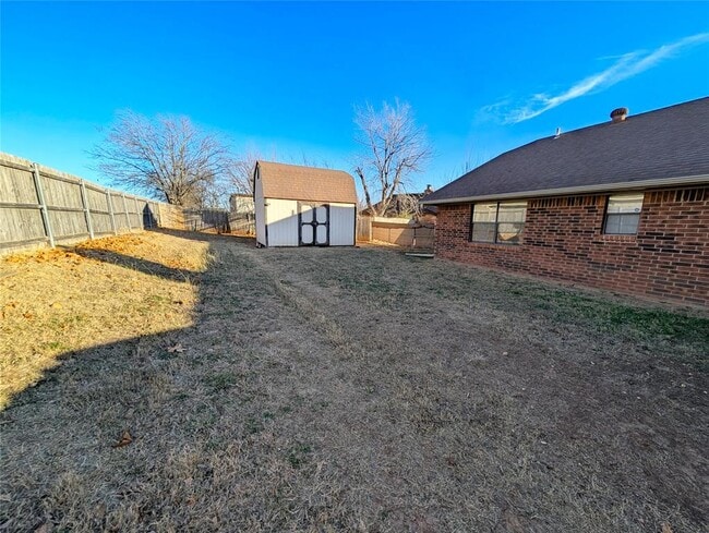 Building Photo - 2209 N Lincoln Ave