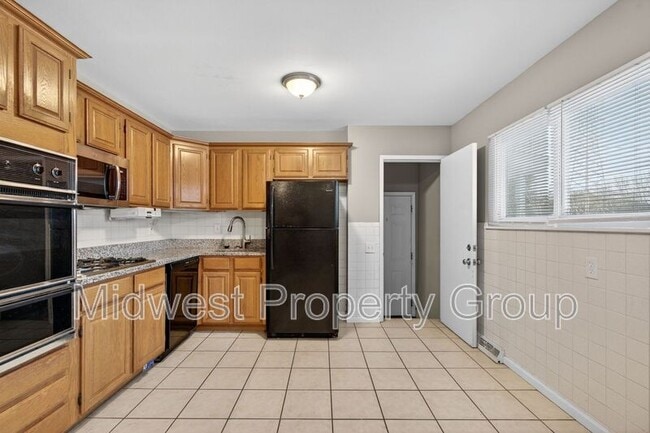 Building Photo - 2365 Dove Dr