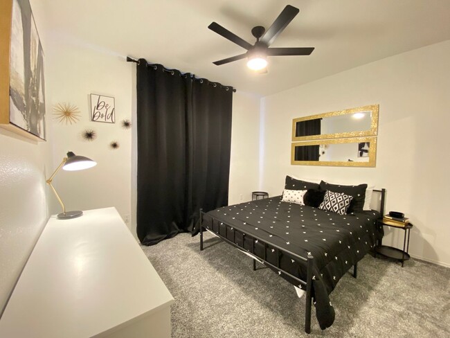 Building Photo - FULLY FURNISHED GREAT 2 BEDROOM! ALL APPLI...