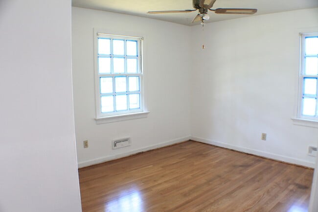 Building Photo - Adorable Home Off Skipwith