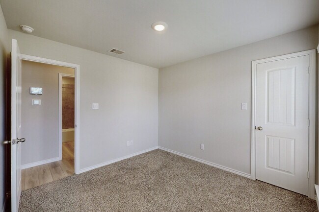 Building Photo - "Charming 3-Bed, 2-Bath Home in Bryan, TX!"