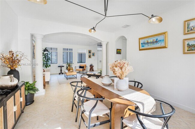 Building Photo - 7726 SW 193rd Ln