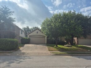 Building Photo - Stunning Home and Wonderful community