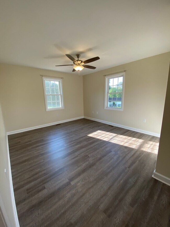Building Photo - Two bedroom with a large office. Single level