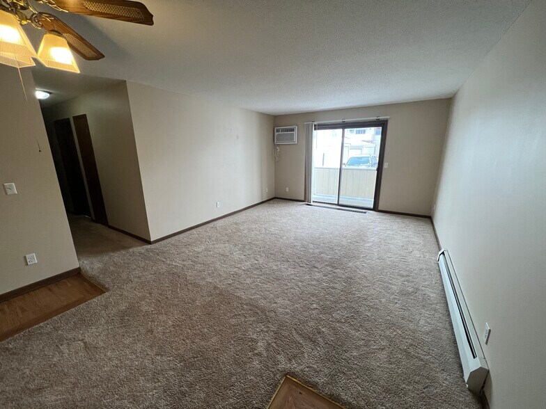 Building Photo - 2120 Valleyhigh Dr NW