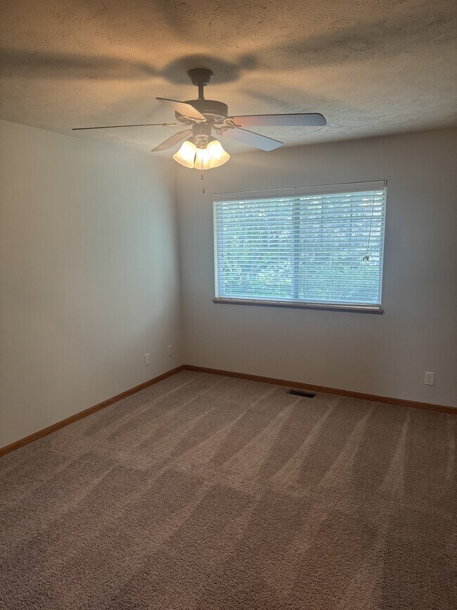 Building Photo - 5721 Brendon Ln