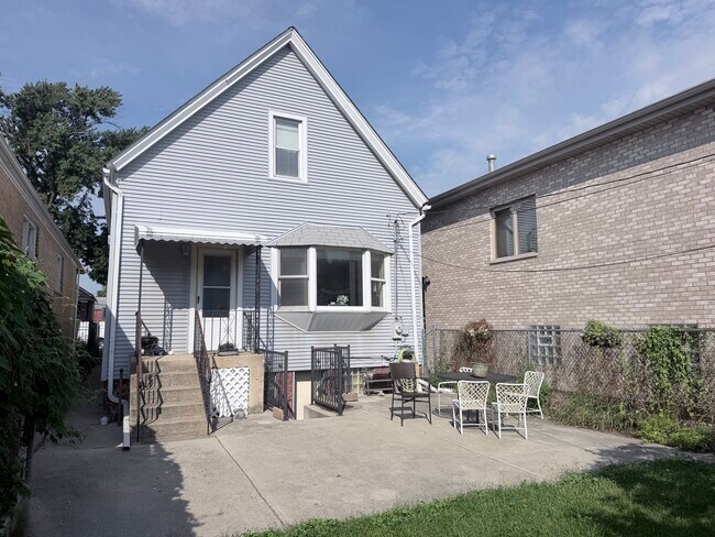 Building Photo - 3619 S Rockwell St