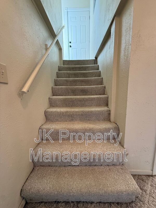 Building Photo - 2716 Central Ave