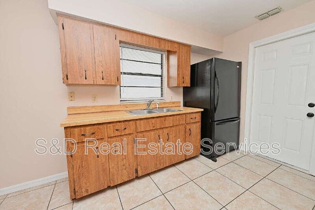 Building Photo - 1018 Sunshine Way SW