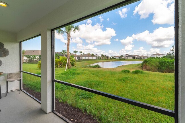 Building Photo - A Luxuriously Furnished 3-Bed, 2-Bath Model Home in Gated Community - Parrish